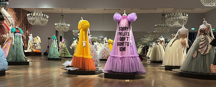 VIKTOR&ROLF - FASHION STATEMENTS Ausstellung in der Kunsthalle München 23.03.–06.10.2024 (ªFoto:Martin Schmitz)